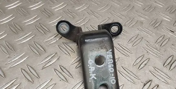 Toyota Verso Rear door lower hinge