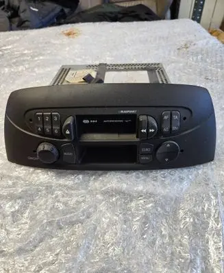 Fiat Punto (188) Radio/CD/DVD/GPS head unit 7649372316 735272569