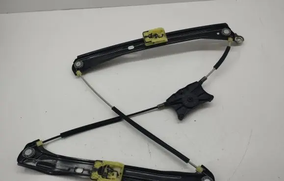 Front window lifting mechanism without motor
