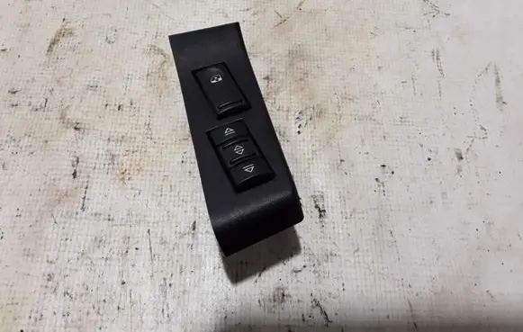 Renault Master II Electric window control switch 8200110319