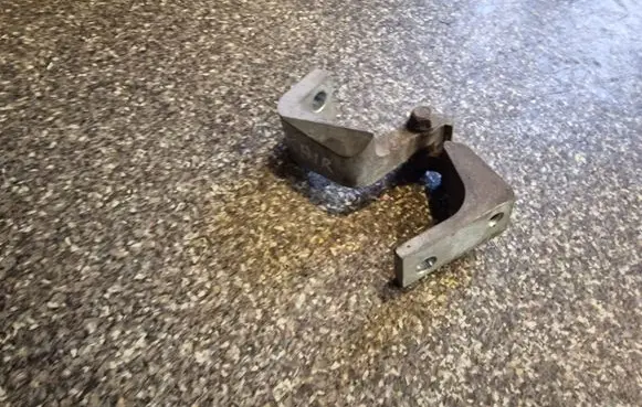 Volkswagen Transporter - Caravelle T5 Front door upper hinge