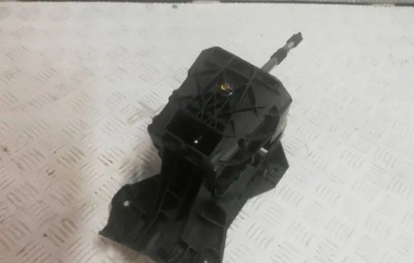 Peugeot Rifter Gear shift cable linkage 9814653080