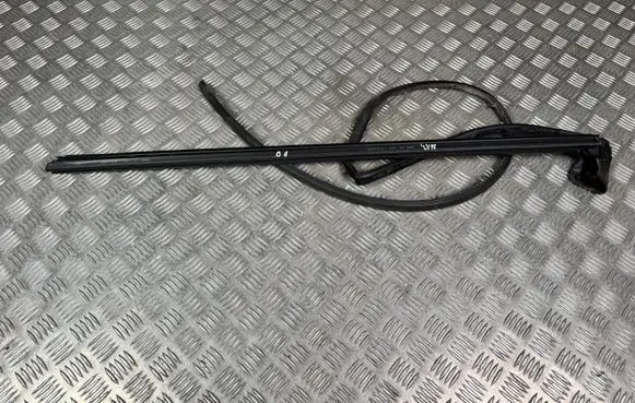 Maserati GranCabrio M145 Rubber seal front coupe door window 80091200