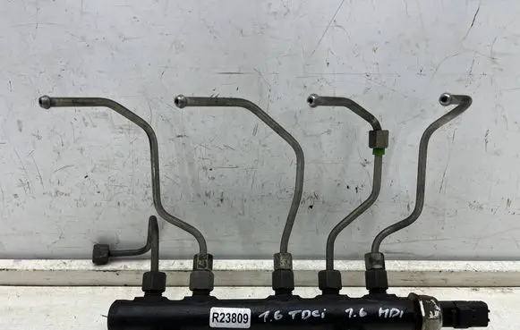 Volvo V40 Fuel main line pipe 9685297580