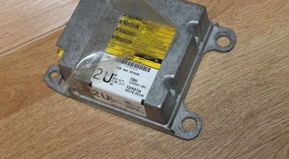 Toyota Avensis T250 Airbag control unit/module 8917005190 215955104
