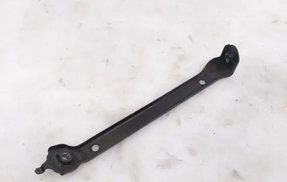 Toyota Camry Fender mounting bracket