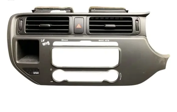KIA Rio Radio/GPS head unit trim 847411W900 81068248