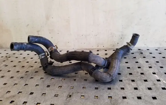 Toyota RAV 4 (XA30) Engine coolant pipe/hose