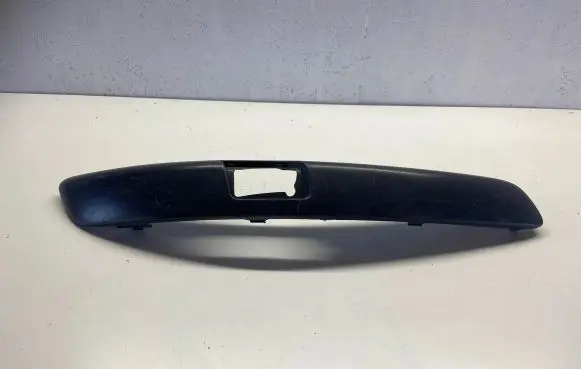 Front bumper splitter molding