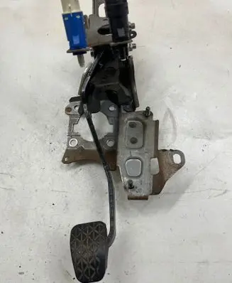 Ford Fiesta Brake pedal 8V512450AF C91EA25080812