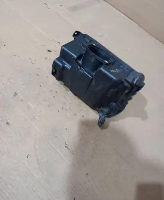 Citroen C-Crosser Air filter box 086C00640