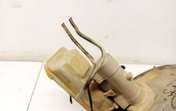 Seat Alhambra (Mk1) Master brake cylinder 7m1611303