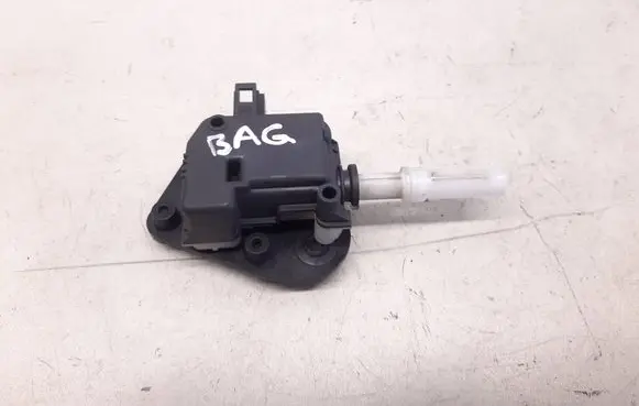 Audi A3 S3 8P Tailgate boot lock/latch motor 8E9827833