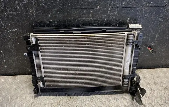 Opel Zafira Life Coolant radiator 9816746580