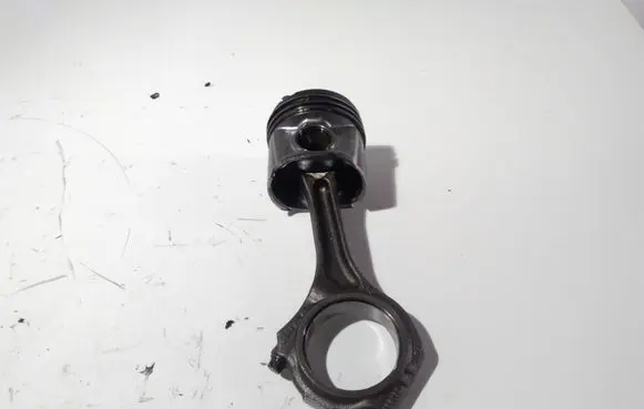 Audi A4 S4 B6 8E 8H Piston with connecting rod 059J