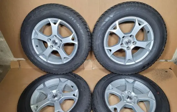 Chrysler Pacifica R18 alloy rim 5X127