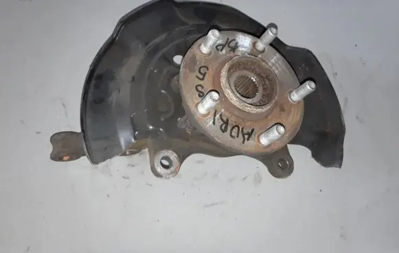 Toyota Auris E180 Front wheel hub 4321205090