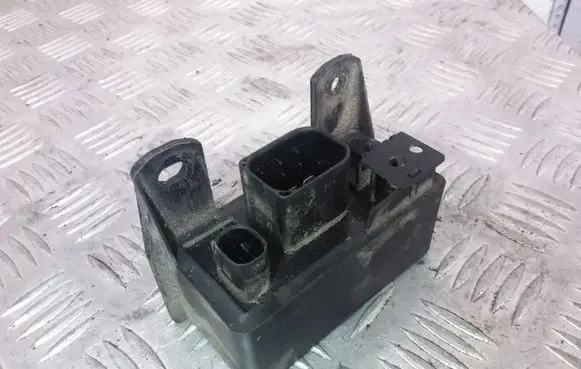 Mercedes-Benz E W210 Coolant fan relay 