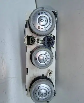 Mitsubishi Colt Climate control unit P7820A221Y 69660063 TMN070723337A0