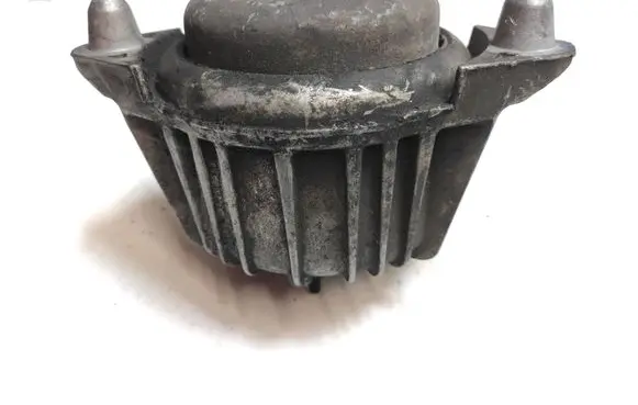 Mercedes-Benz E W212 Engine mount bracket A2122404117