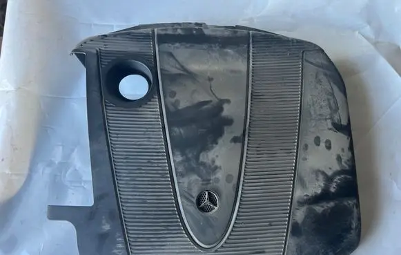 Mercedes-Benz C W203 Engine cover (trim) A6460161824