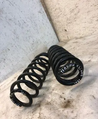 Volkswagen Tiguan Rear coil spring 5qf511115