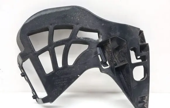 BMW 5 G30 G31 G38 Front bumper mounting bracket 51117385347
