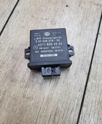 Mercedes-Benz E W211 Light module LCM A2118203226 5DF00827800