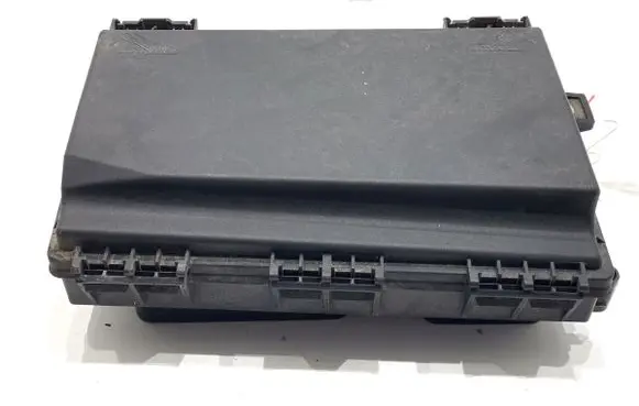 Opel Astra H Fuse box set 13268301