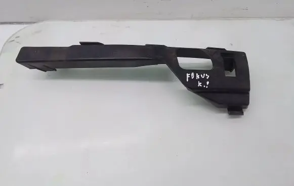 Ford Focus Front bumper mounting bracket 4M5117E857