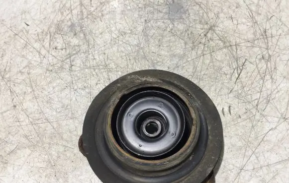 Toyota RAV 4 (XA50) Front upper strut mount 
