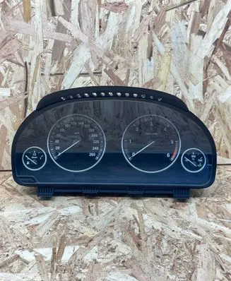 Speedometer (instrument cluster)
