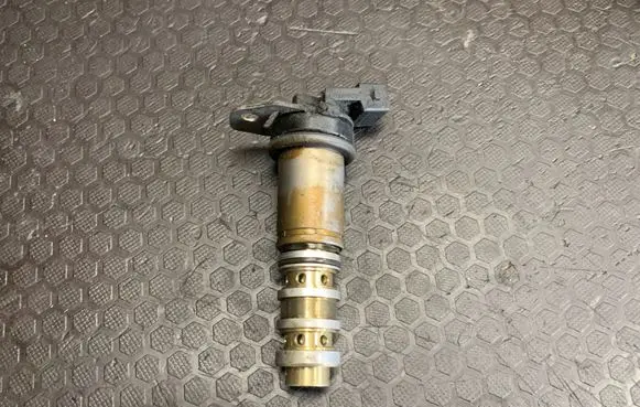 BMW 7 F01 F02 F03 F04 Camshaft vanos timing valve 7584115