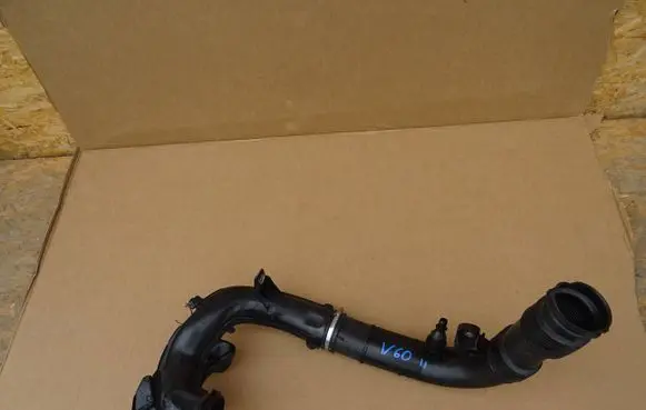 Volvo V60 Turbo air intake inlet pipe/hose 31657341 D23NA 31370120