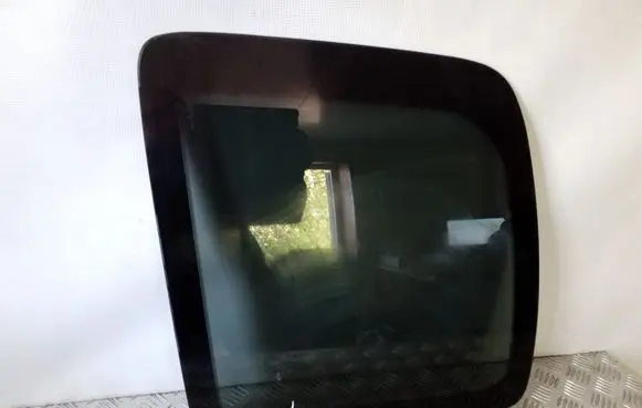 Jeep Cherokee III KJ Rear side window