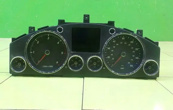 Volkswagen Touareg I Speedometer (instrument cluster) 0263655608