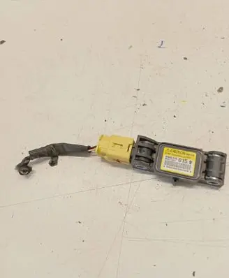 Mitsubishi Grandis Airbag deployment crash/impact sensor 8651A015 0668020480