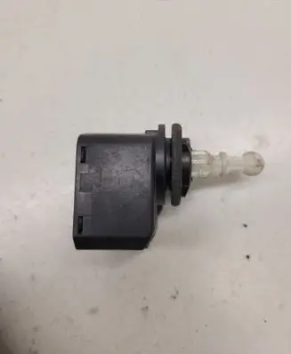 Headlight level adjustment motor