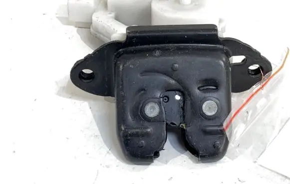 Nissan Qashqai Tailgate exterior lock 