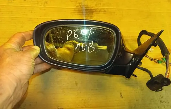 Peugeot 607 Front door electric wing mirror 