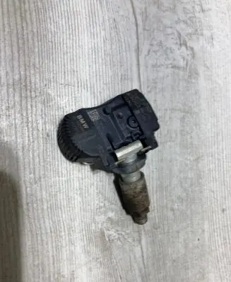 BMW 1 F20 F21 Tire pressure sensor 6881891