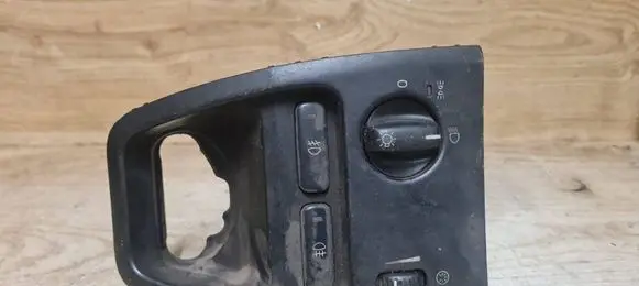 Volvo XC90 Light switch 8685450
