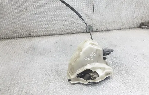 Volkswagen Golf V Rear door lock 7L0839016