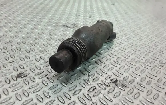 Volvo S40, V40 Fuel injector LCR6735401D