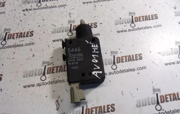 Toyota Avensis T220 Tailgate boot lock/latch motor 6915005010