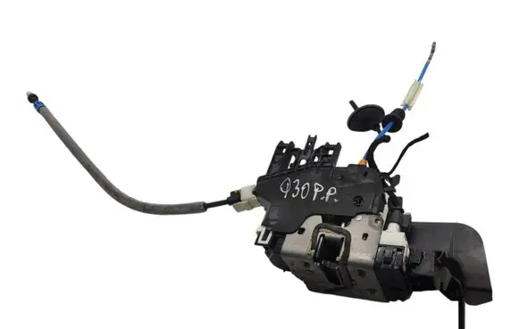 Infiniti Q30 Front door lock A0997202201