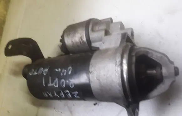 Opel Zafira A Starter motor