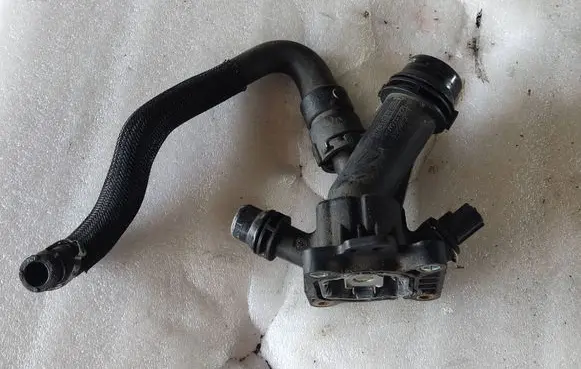 Volvo XC60 Thermostat/thermostat housing 31293556