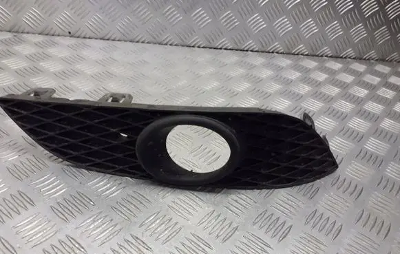 Opel Astra H Front bumper lower grill 13225765