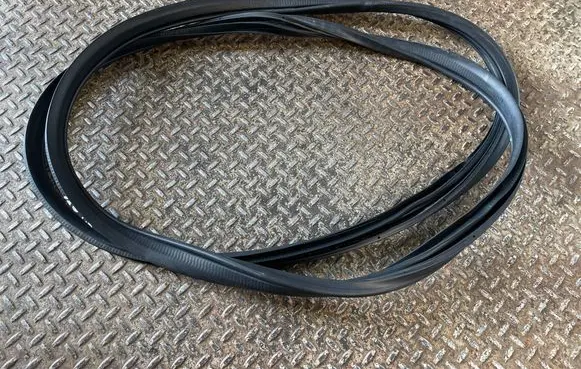 Mazda CX-5 II Front door rubber seal 9L021715